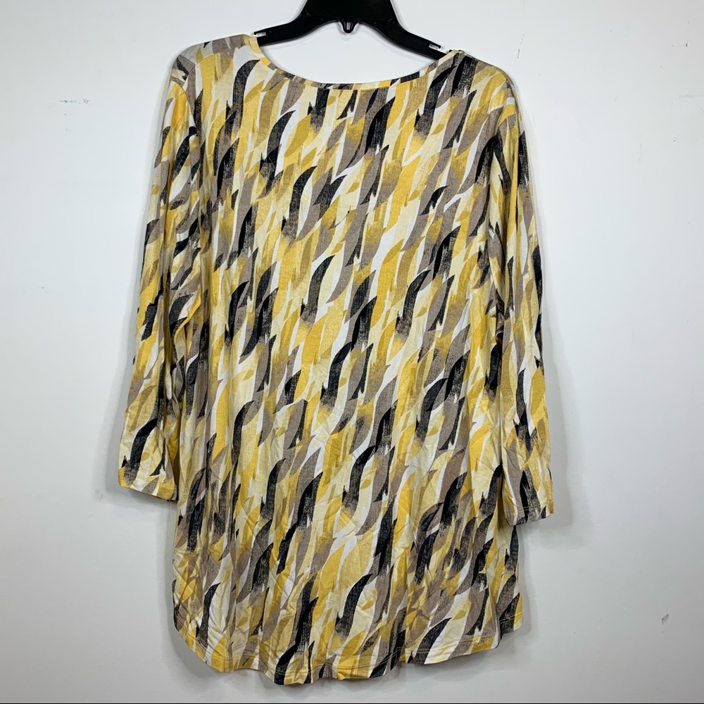 JM Collection • patterned top - Picture 8 of 8